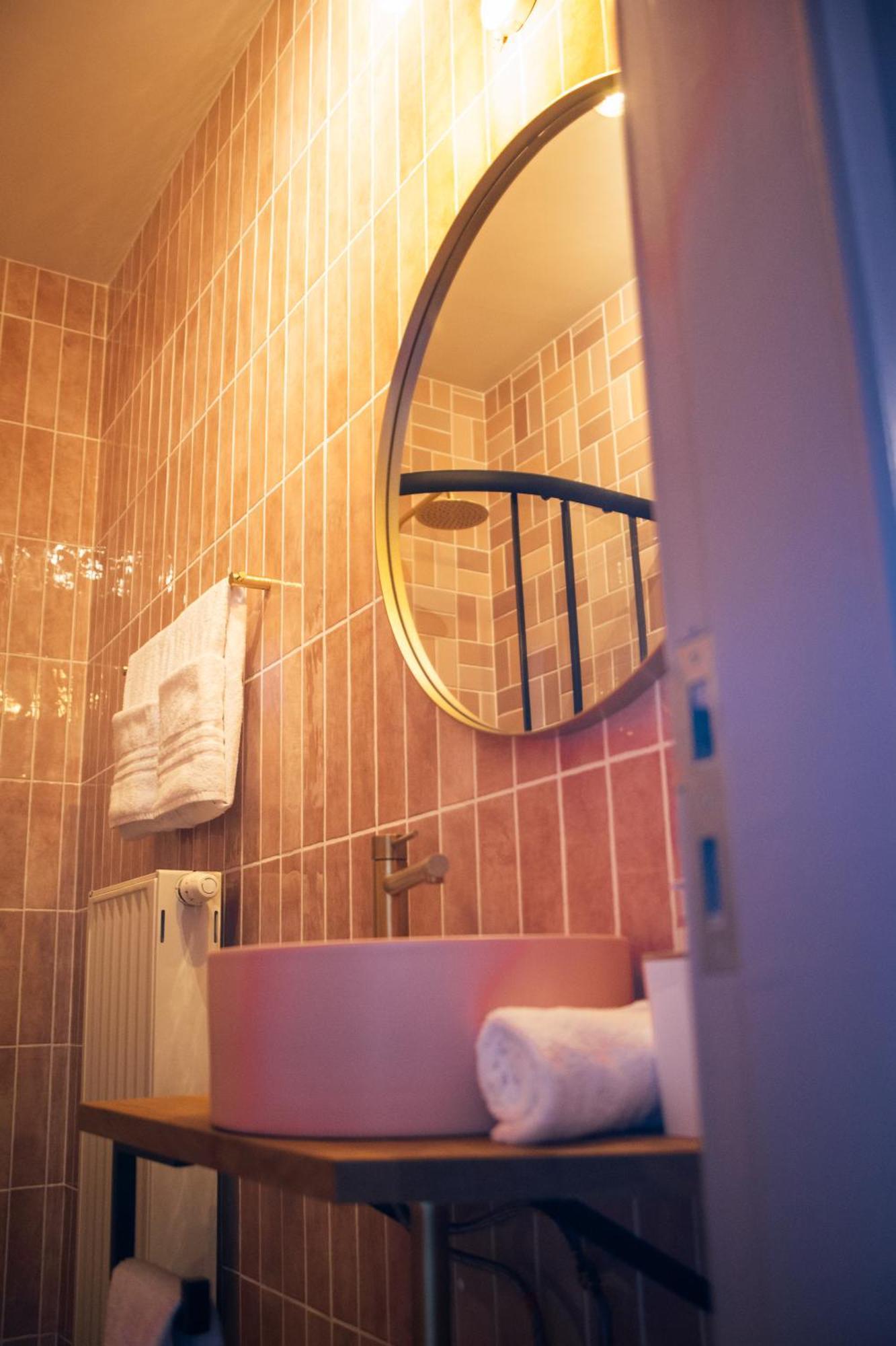 B&B Het Notarishuis - Authentiek Verblijf Nabij Maastricht Voeren Exterior foto