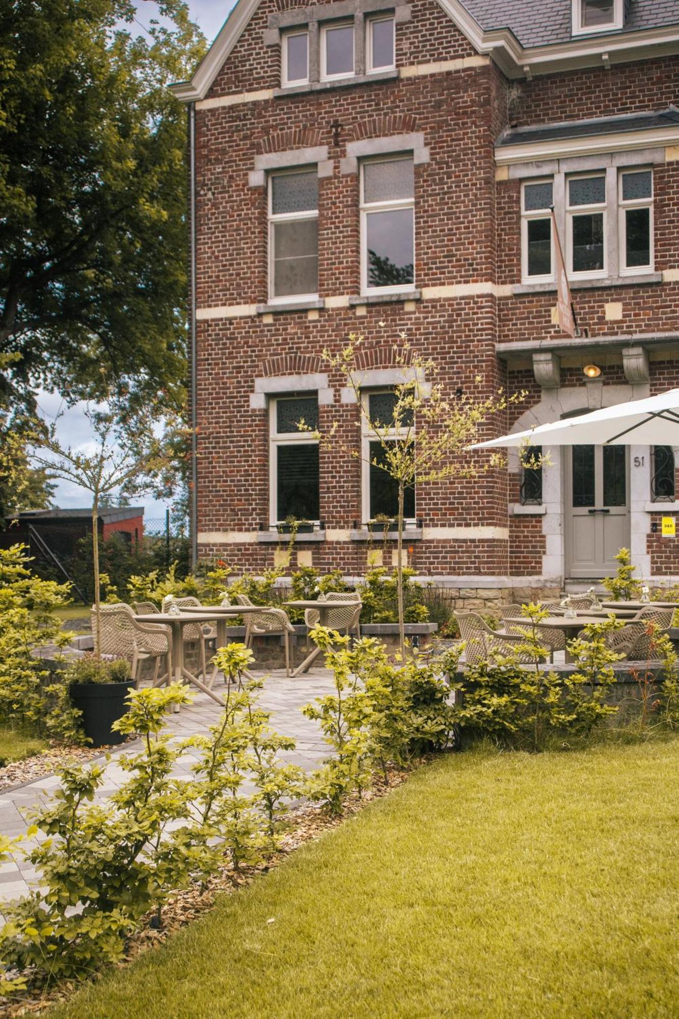 B&B Het Notarishuis - Authentiek Verblijf Nabij Maastricht Voeren Exterior foto
